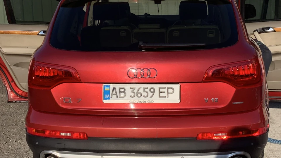 Audi Q7 4.2 TDI Red