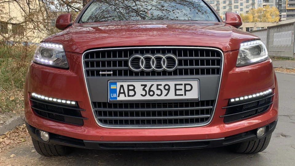 Audi Q7 4.2 TDI Red 3