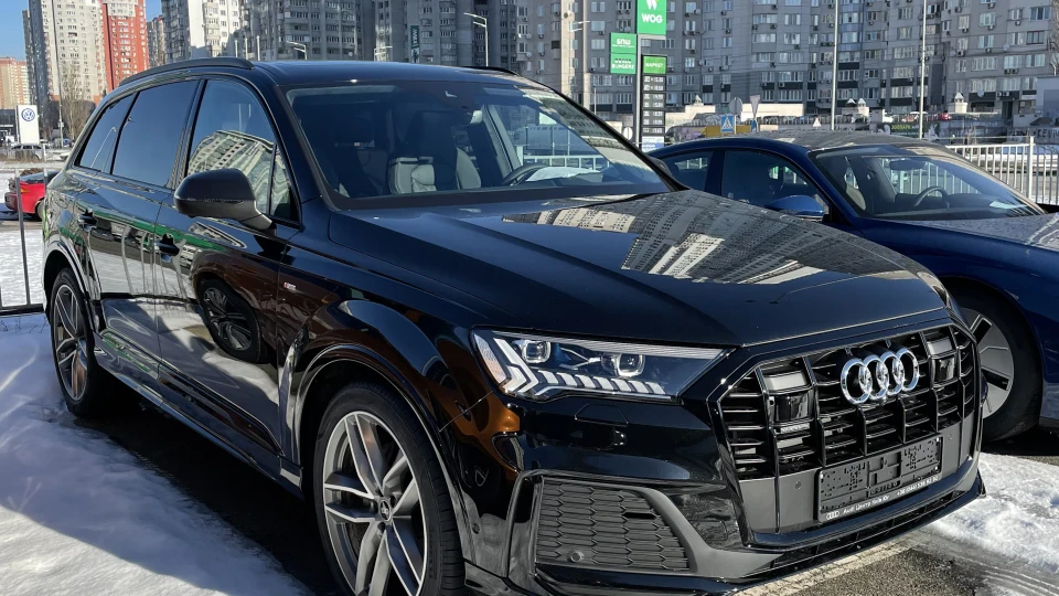 Audi Q7 Audi Q7 Black edition