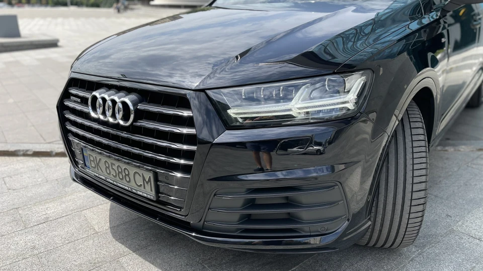 Audi Q7 круїзний лайнер