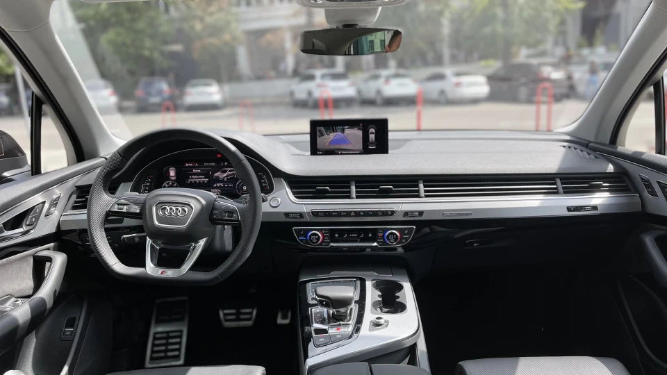 Audi Q7 круїзний лайнер 2