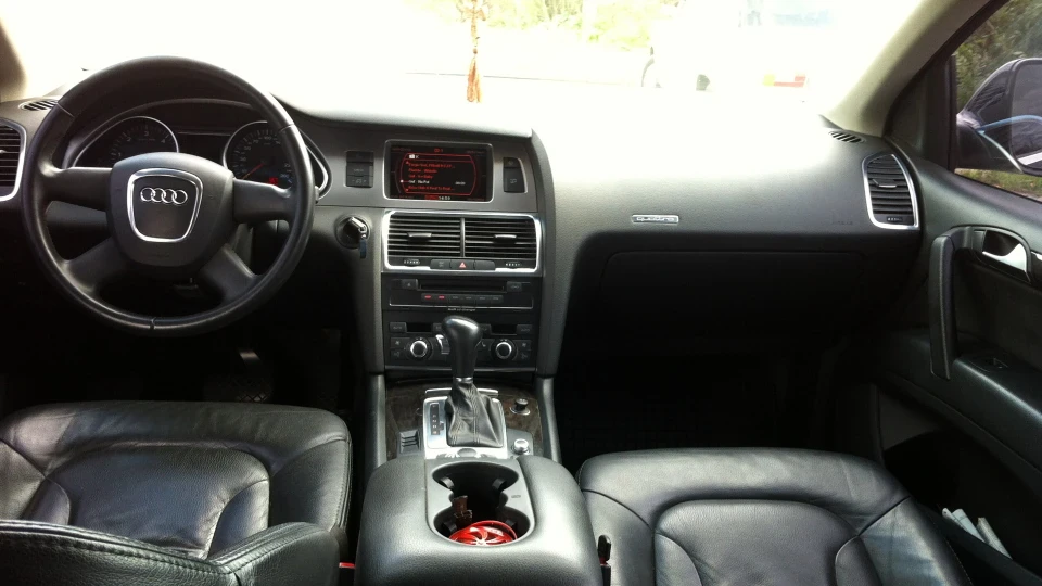 Audi Q7 Ластівка ) 2