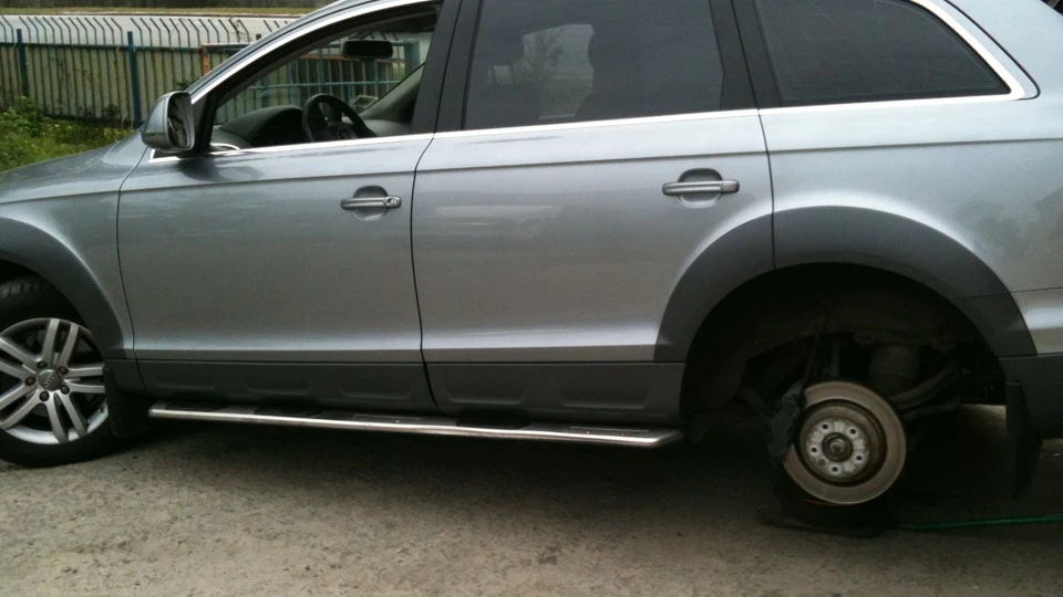 Audi Q7 Сірий кварц. 4,2 FSI 5