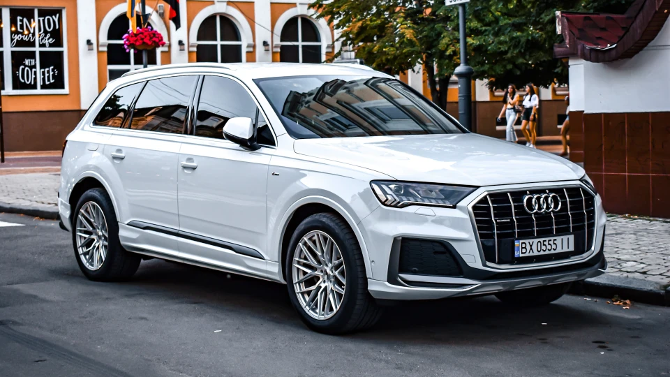 Audi Q7 SQ7 на мінімалках 3