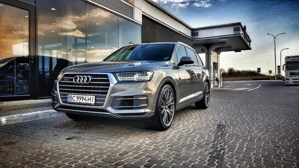 Audi Q7 Supercharged 2