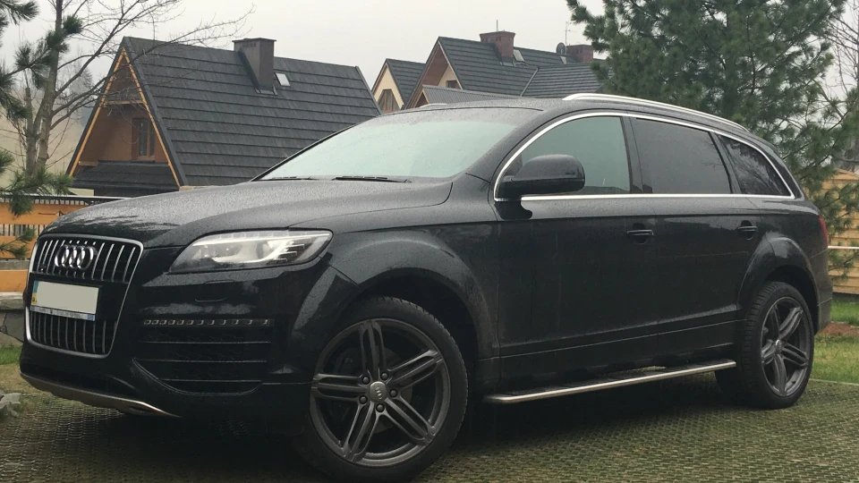 Audi Q7 V12 Style ) 2
