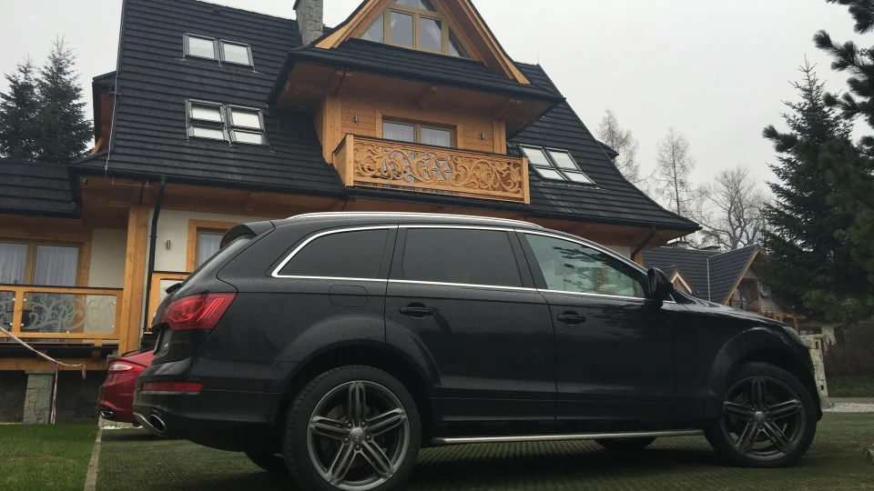 Audi Q7 V12 Style ) 4