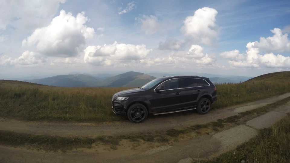 Audi Q7 V12 Style ) 5