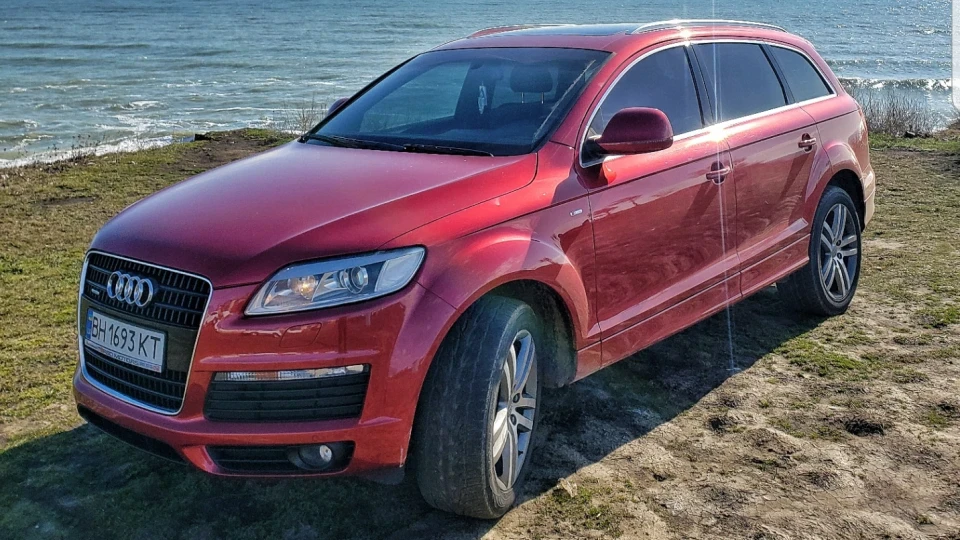 Audi Q7 Вишенька