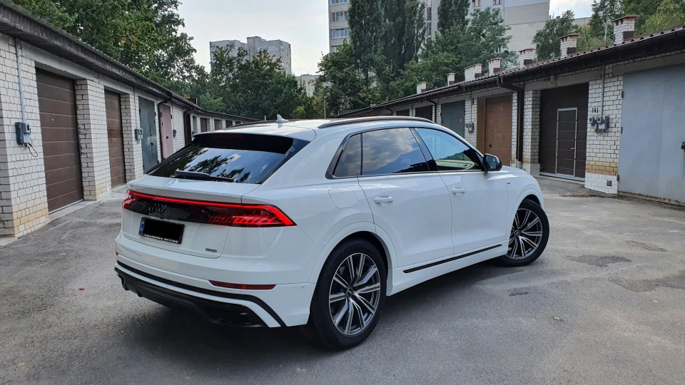 Audi Q8 2