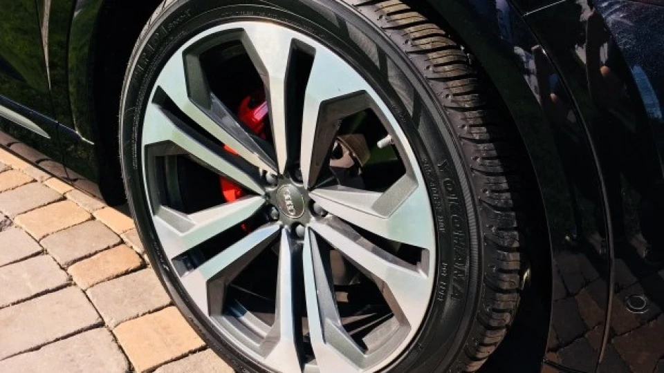 Audi Q8 3