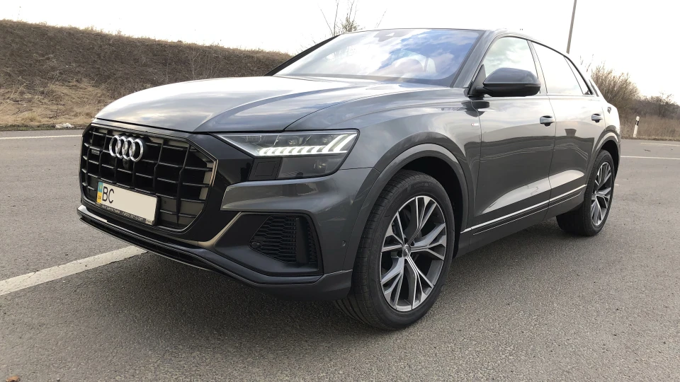 Audi Q8 Турбо-хетч на стероїдах