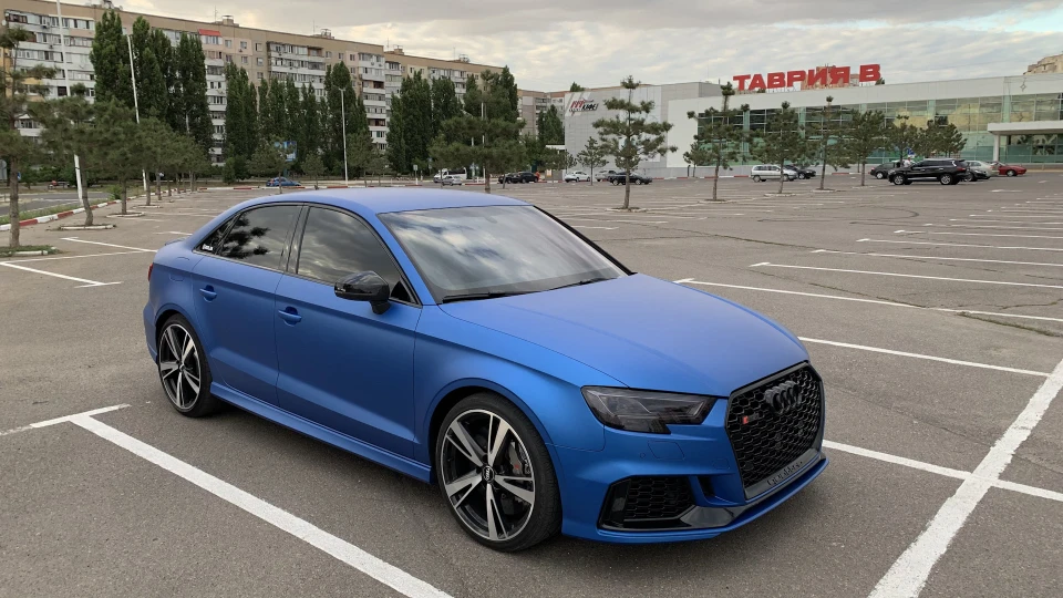 Audi RS3 4