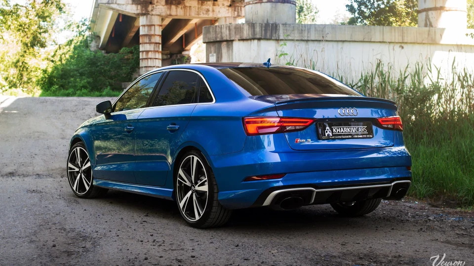Audi RS3 4