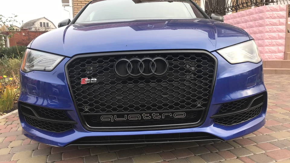 Audi S3 ще один бадьорий «стік»)
