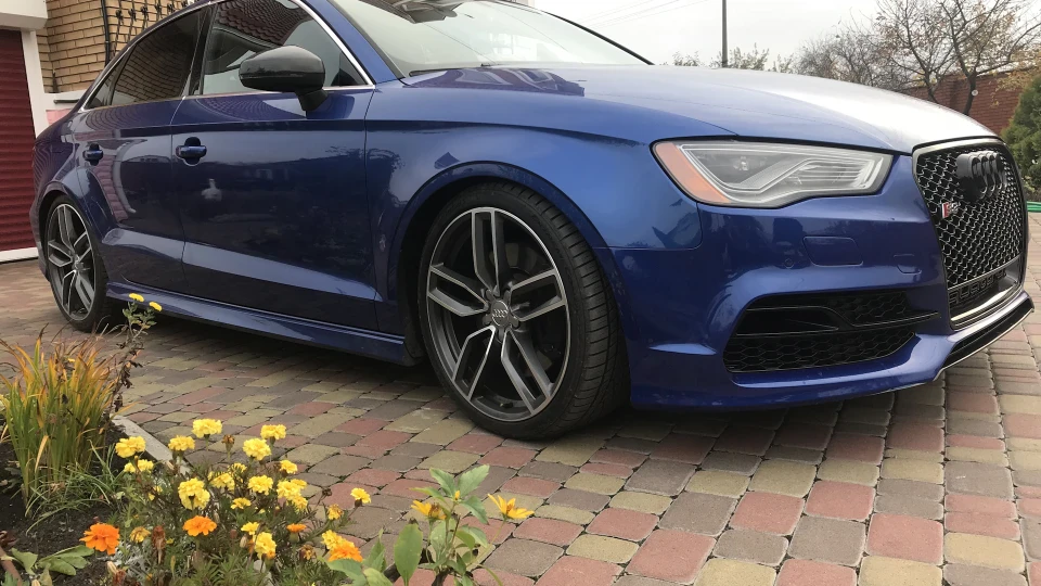 Audi S3 ще один бадьорий «стік») 3