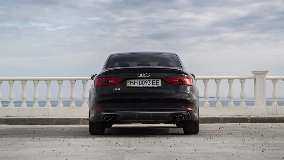 Audi S3 Маленький, злий стрибок!