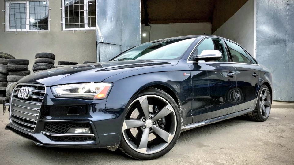 Audi S4 2