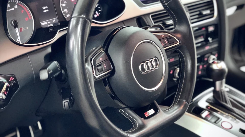 Audi S4 3