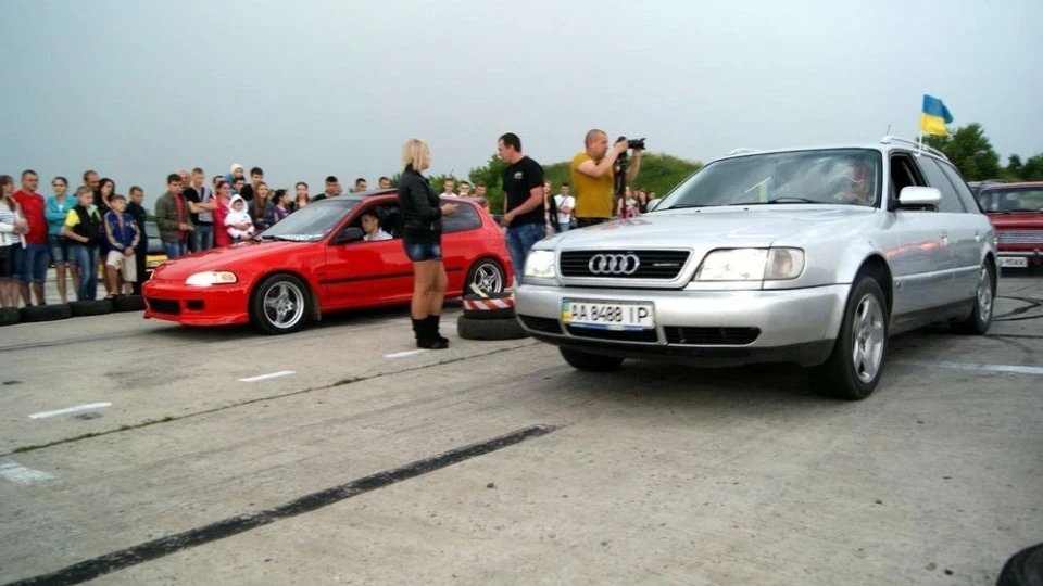 Audi S4 2,2 турбо