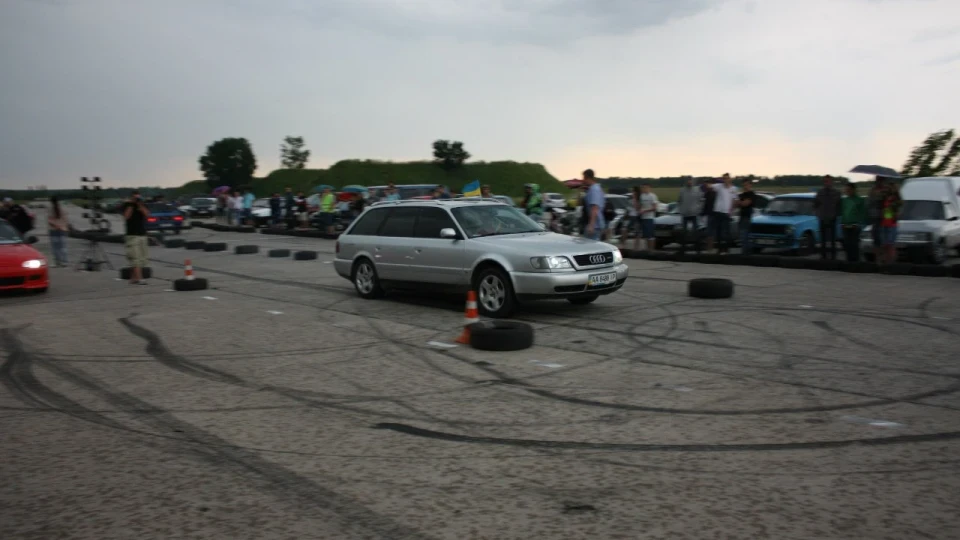 Audi S4 2,2 турбо 2