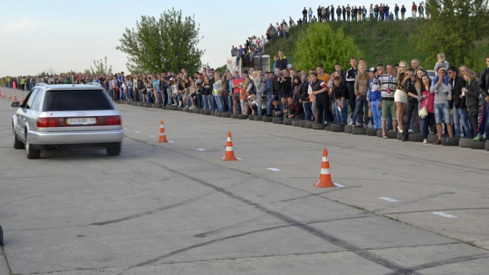 Audi S4 2,2 турбо 5