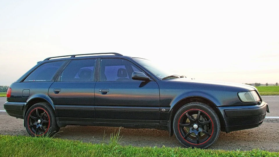 Audi S4 продаю RS2 spec (360HP)
