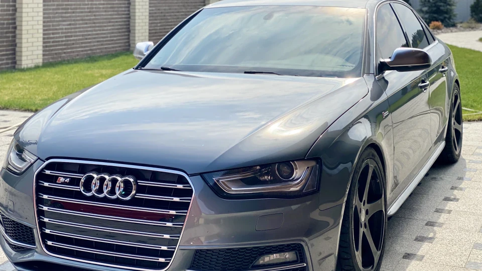Audi S4 supercharger