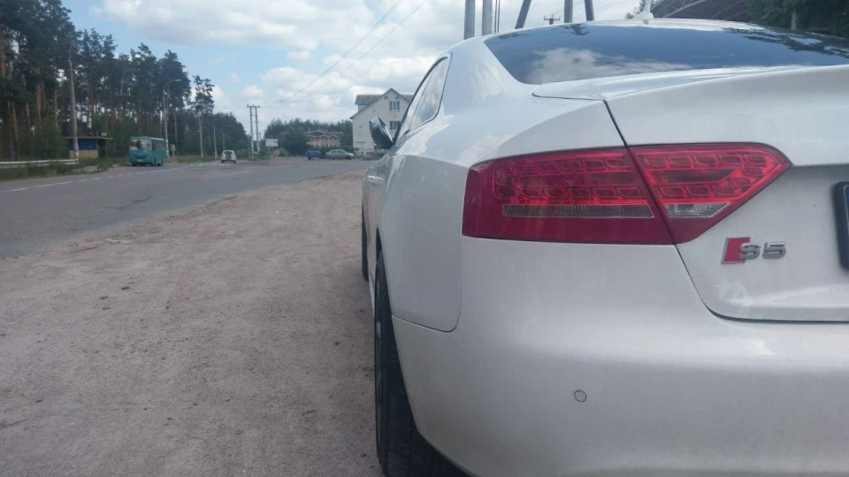 Audi S5 4
