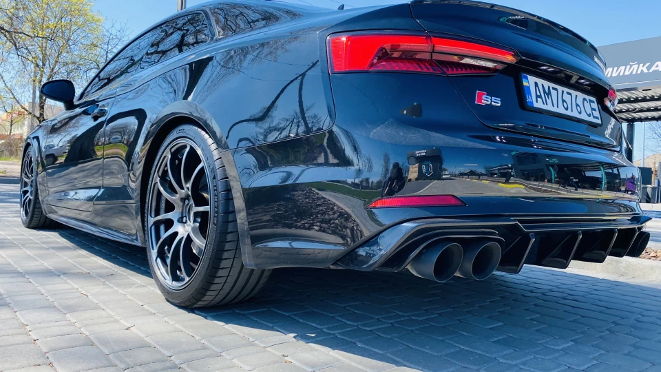 Audi S5 V6 3.0 tfsi 4