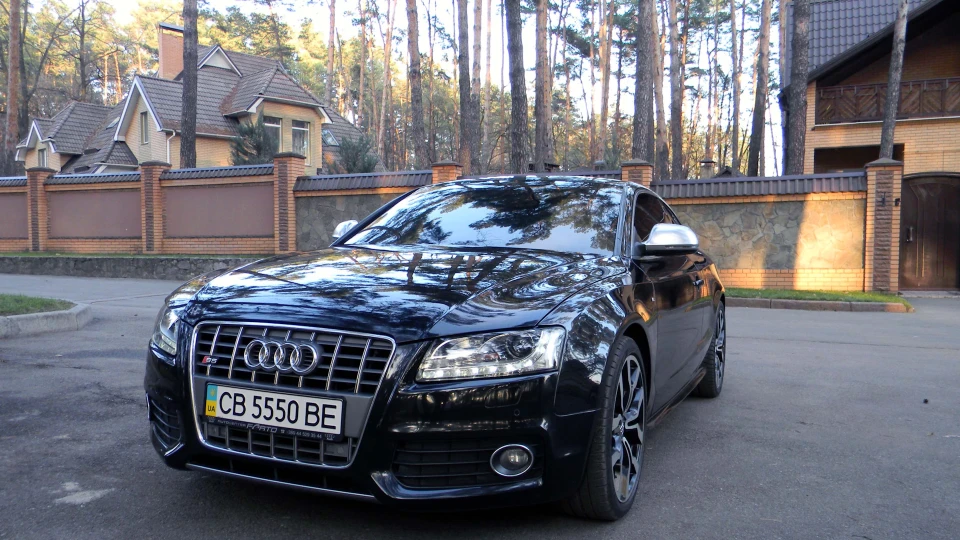 Audi S5 V8 МКПП 5