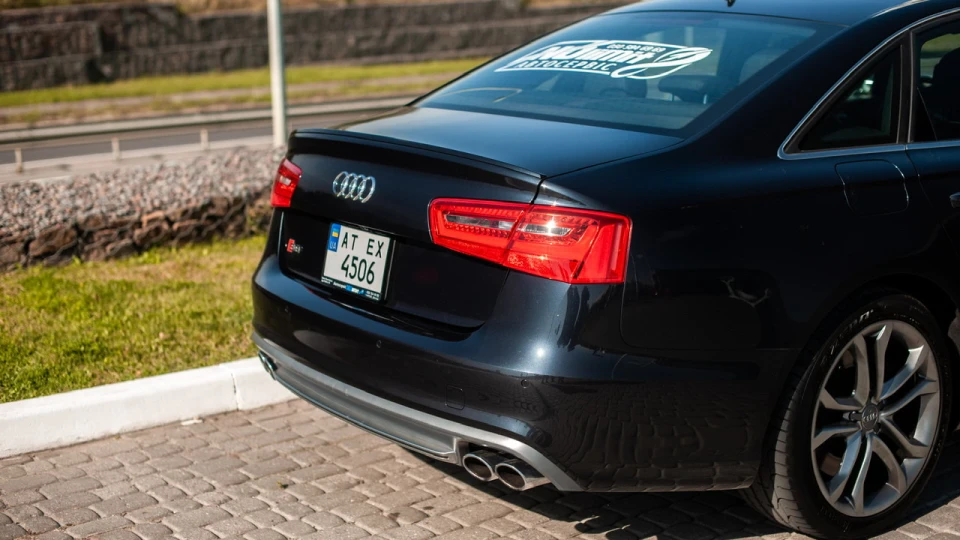 Audi S6 Лютий Седан 4