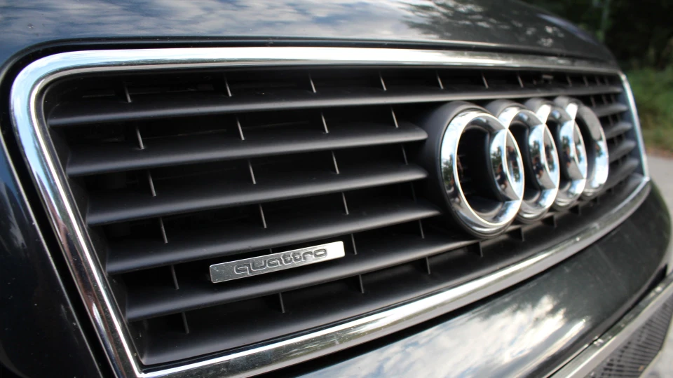 Audi S6 V8 4