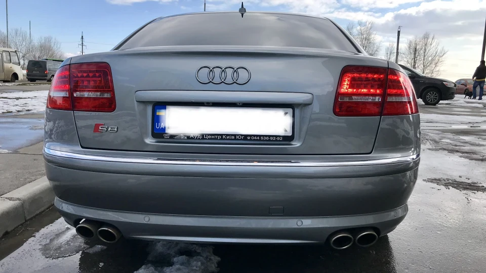 Audi S8