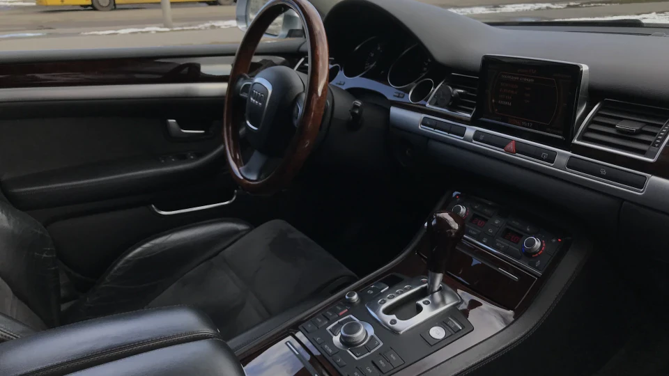 Audi S8 2