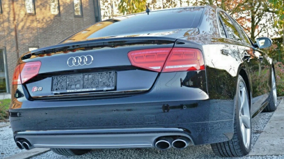 Audi S8 4