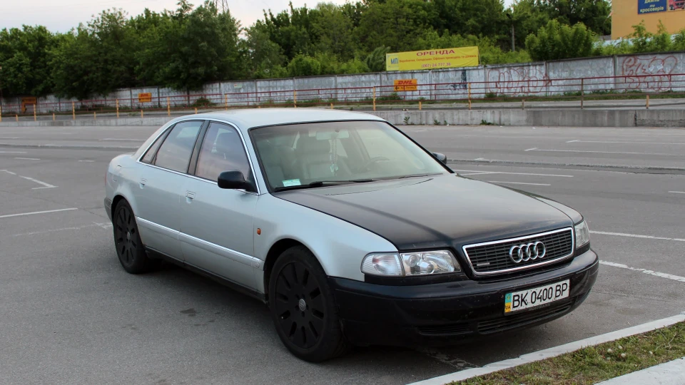 Audi S8 2