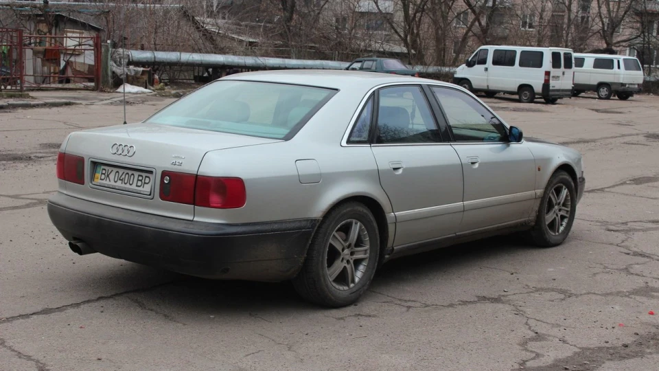 Audi S8 4