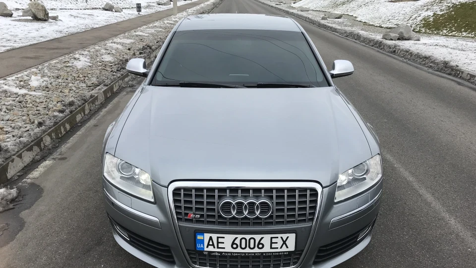 Audi S8