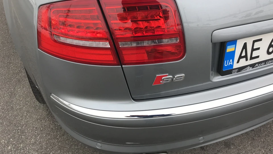 Audi S8 3