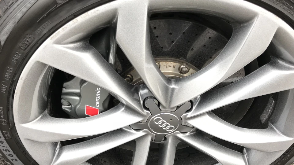 Audi S8 5