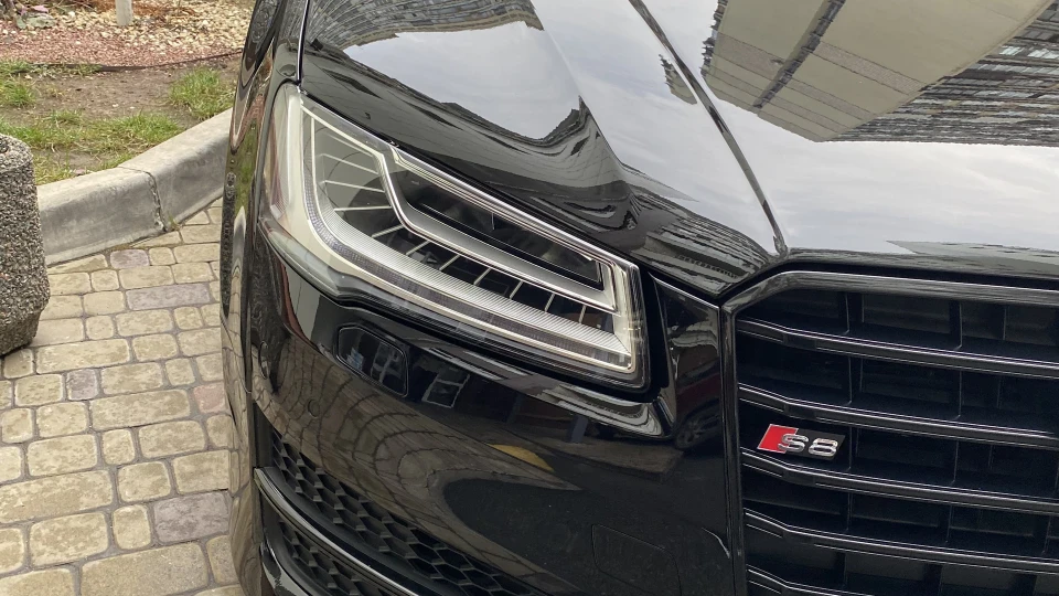 Audi S8 Чорна мамба 4