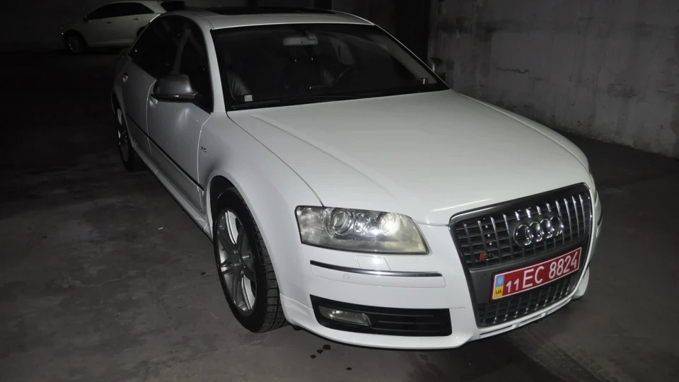 Audi S8 Літак
