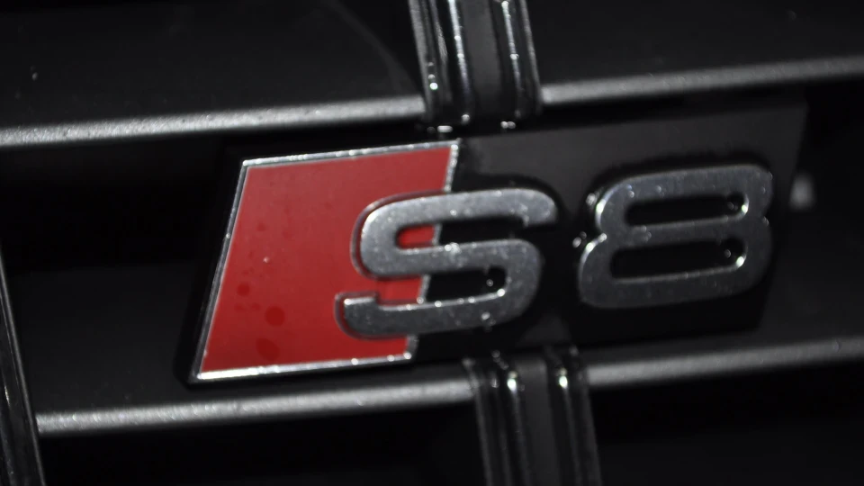 Audi S8 Літак 2