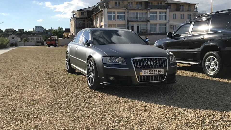Audi S8 Сірий мат
