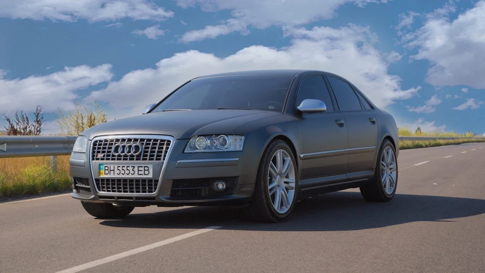 Audi S8 Сірий мат 3