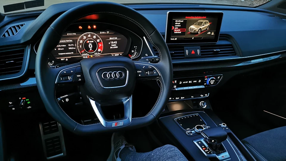 Audi SQ5 4