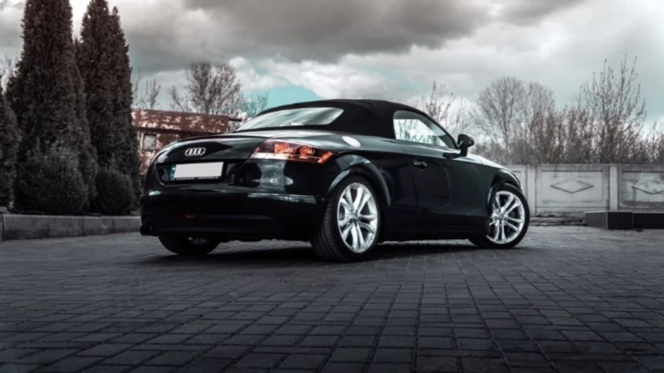 Audi TT 2.0 TFSI FWD, S-Line. 2