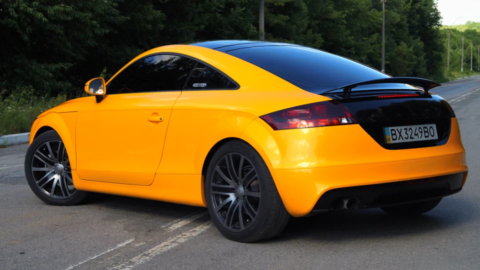 Audi TT Black Yellow Dreams 3