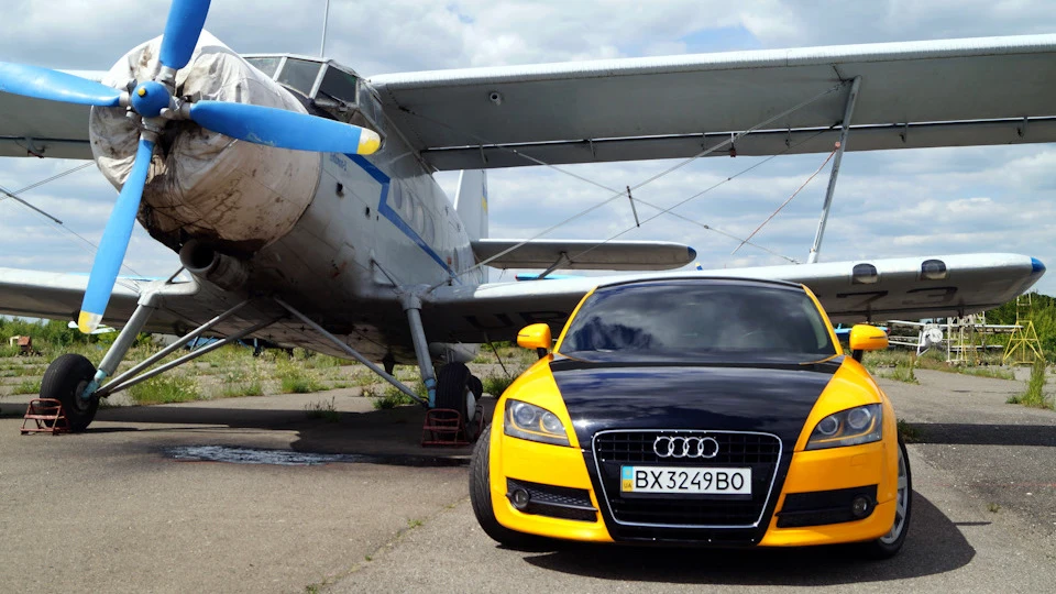 Audi TT Black Yellow Dreams 5